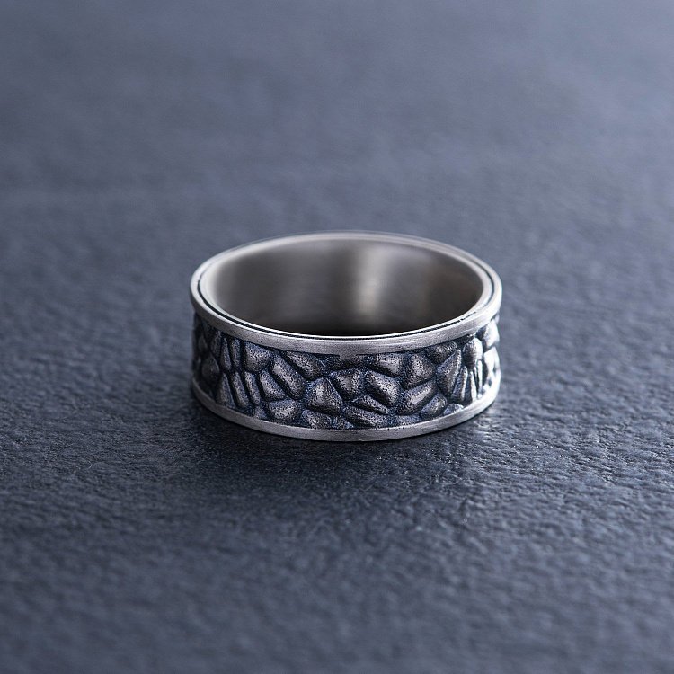 Срібна текстурна каблучка 7098 від ювелірного магазину Онікс - 2