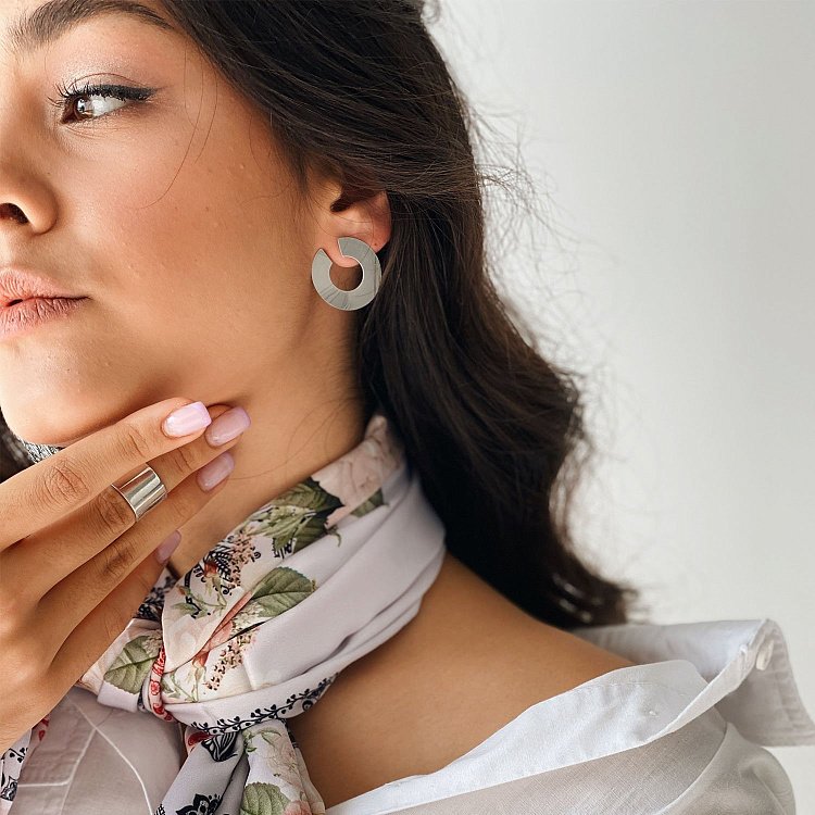 Широка каблучка "Плутон" в сріблі 112143 від ювелірного магазину Онікс - 17