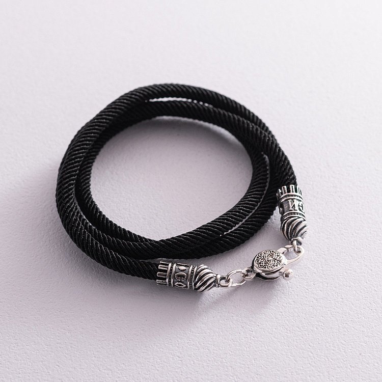 Шелковый шнурок "Спаси и сохрани" с серебряной застежкой (4мм) 18420 от ювелирного магазина Оникс