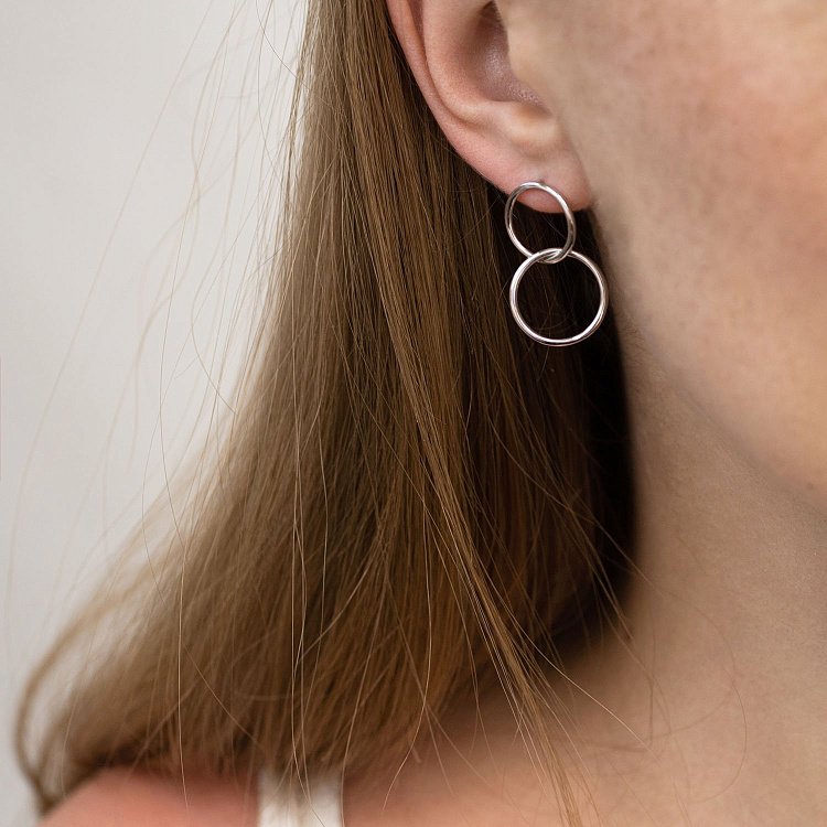 ﻿Сережки-пусети "Кільця" в білому золоті с06980 від ювелірного магазину Онікс