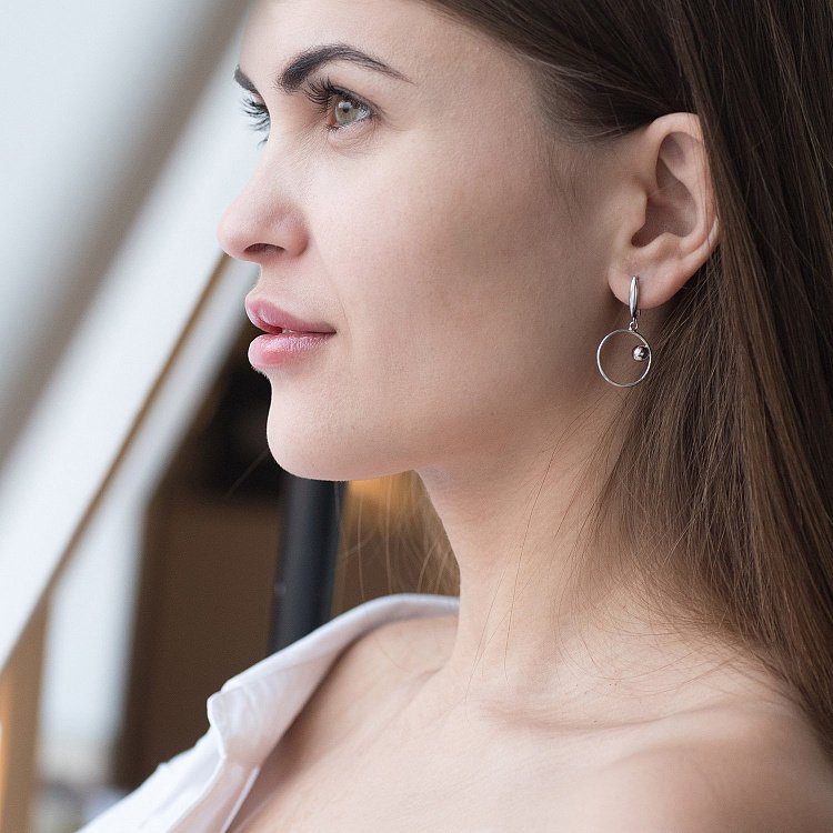 Срібні сережки "Асиметрія" 123188 від ювелірного магазину Онікс - 12