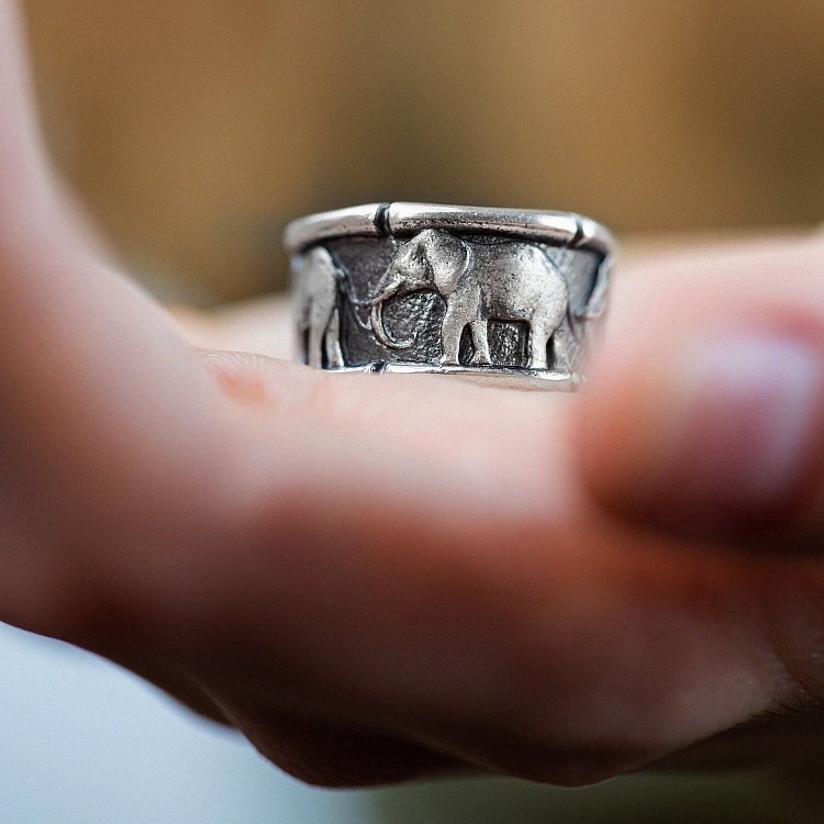 Срібна каблучка "Слони" 112727 від ювелірного магазину Онікс - 4