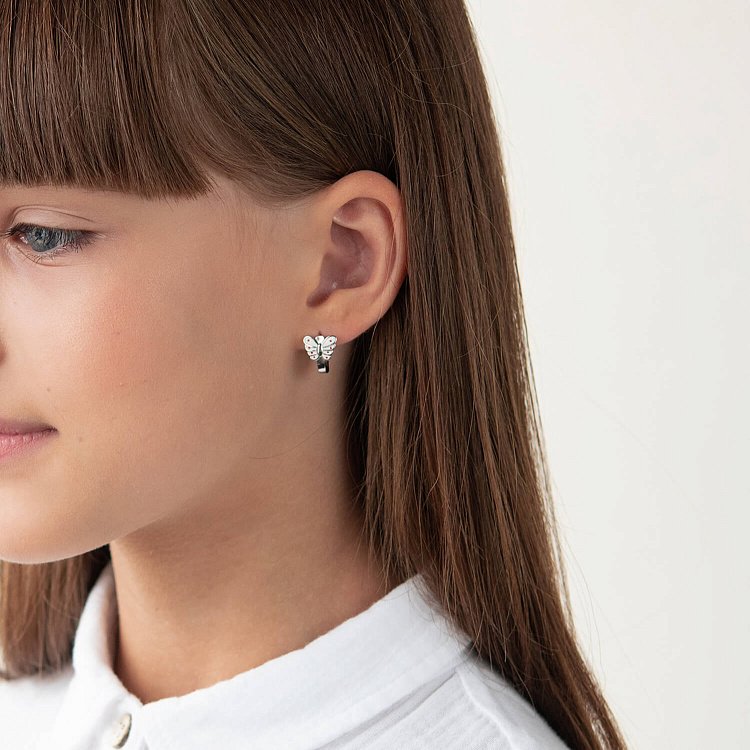 Дитячі срібні сережки "Метелики" (емаль) 123089 від ювелірного магазину Онікс