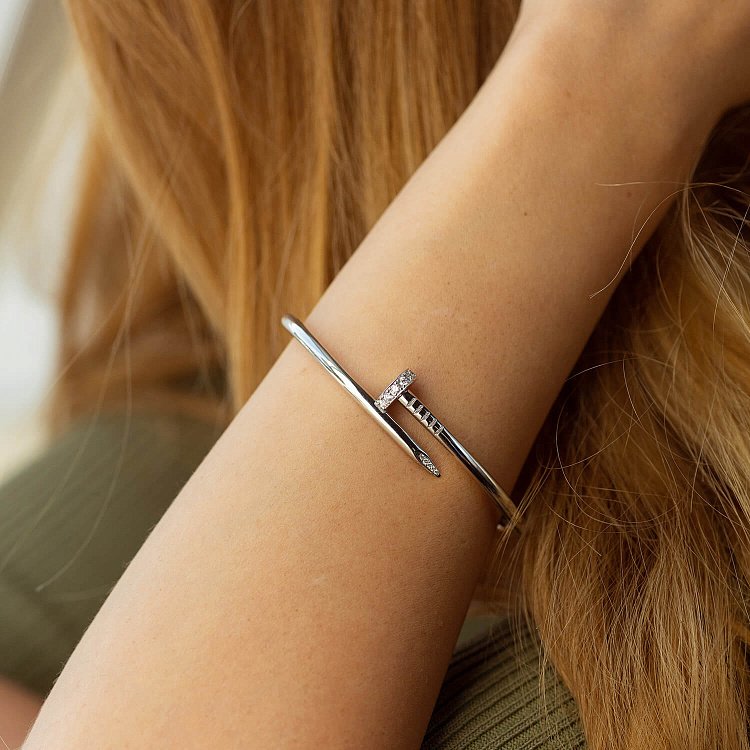 Жорсткий золотий браслет "Цвях" (діаманти) бб0039м - 1 Жорсткий золотий браслет "Цвях" (діаманти) бб0039м від ювелірного магазину Онікс - 1