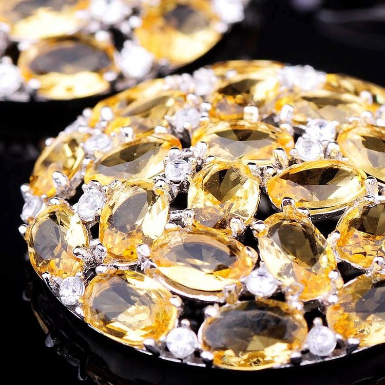 Круглі сережки зі срібла з фіанітами 121523 від ювелірного магазину Онікс - 1