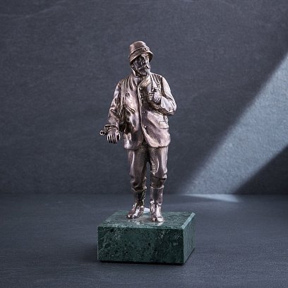 Бронзовая фигура ручной работы "Охотник" сер00053о