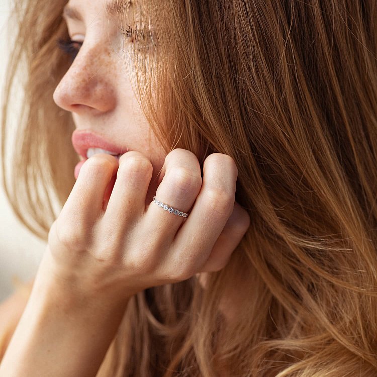 Золотое кольцо с фианитами к07536 от ювелирного магазина Оникс - 3