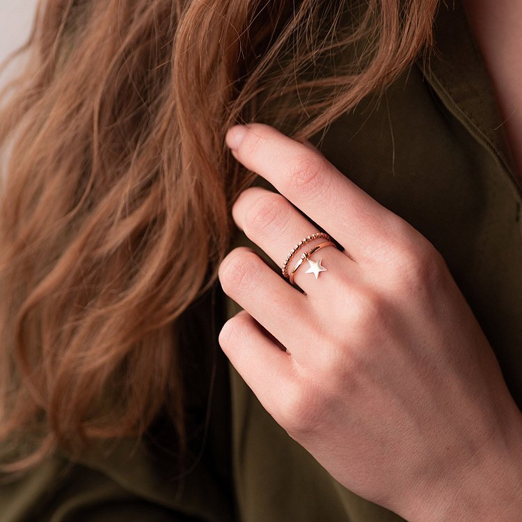 Золота каблучка "Зірочка" к05534 від ювелірного магазину Онікс - 2