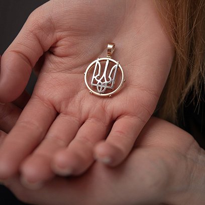 Золотий кулон "Герб України - Тризуб" з чорними діамантами 130602422 №2