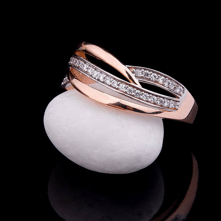 Золота каблучка з фіанітами к03953 від ювелірного магазину Онікс