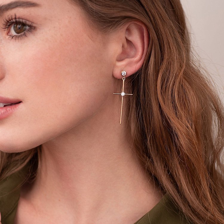 Серьги - пусеты "Кресты" в красном золоте (фианиты) с07362 от ювелирного магазина Оникс - 1