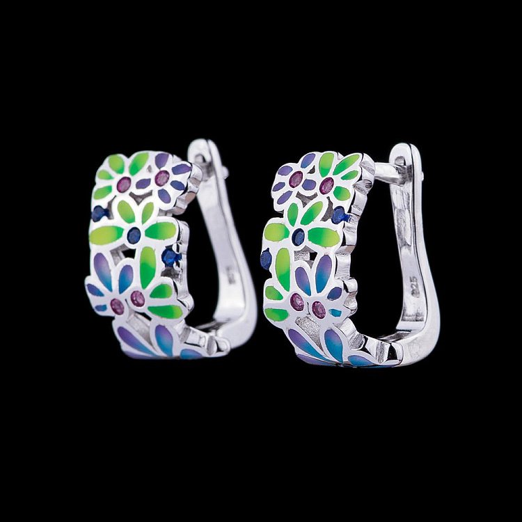 Серебряные серьги с фианитами и эмалью 122000 от ювелирного магазина Оникс