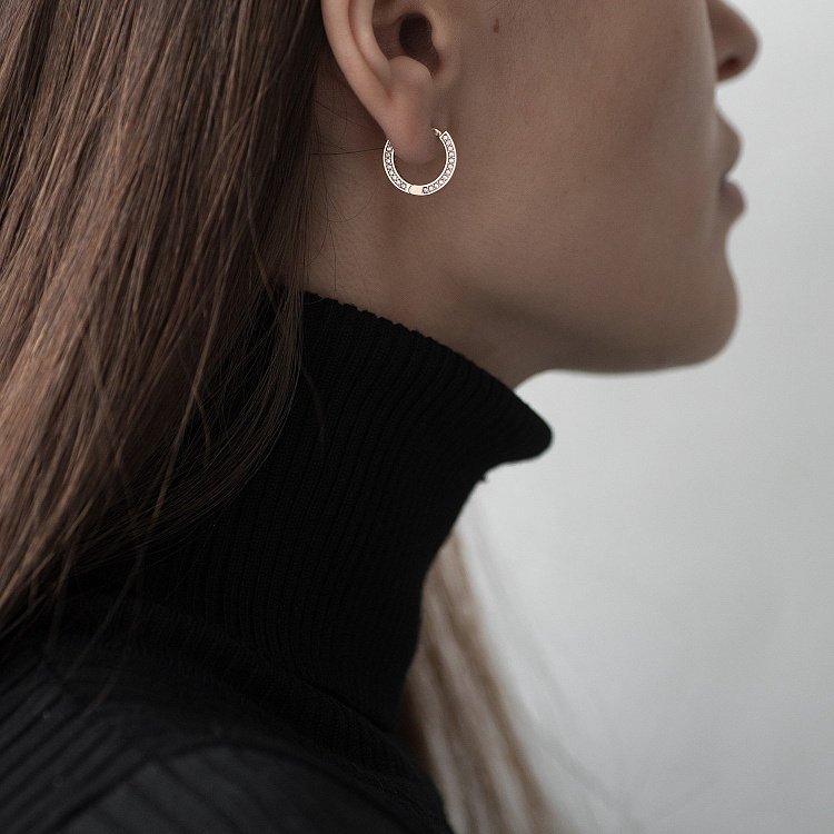 Золотые серьги - кольца с фианитами с06550 от ювелирного магазина Оникс - 2