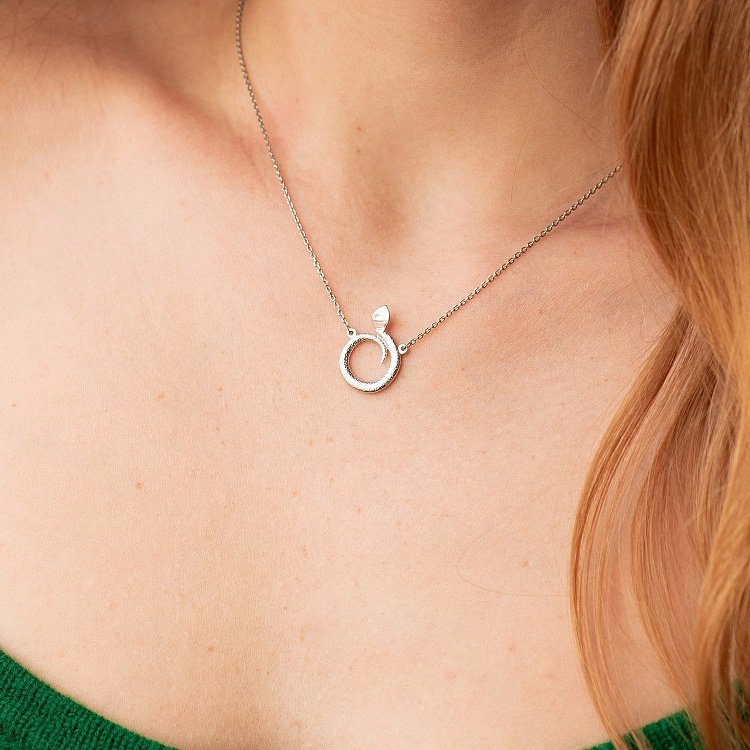 Серебряное колье "Змея" 908-01392 от ювелирного магазина Оникс - 5
