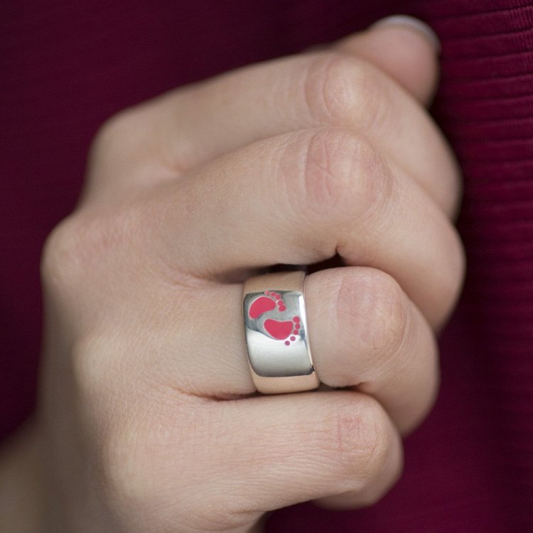 Срібний перстень "Ніжки немовляти", емаль 112003 від ювелірного магазину Онікс - 5