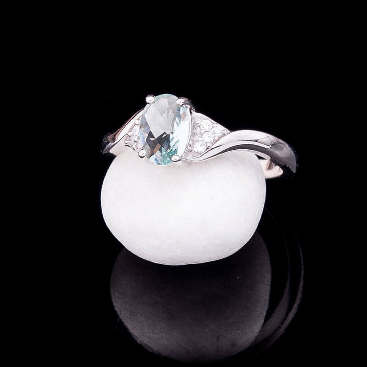 Каблучка з блакитними фіанітами к17 від ювелірного магазину Онікс - 1