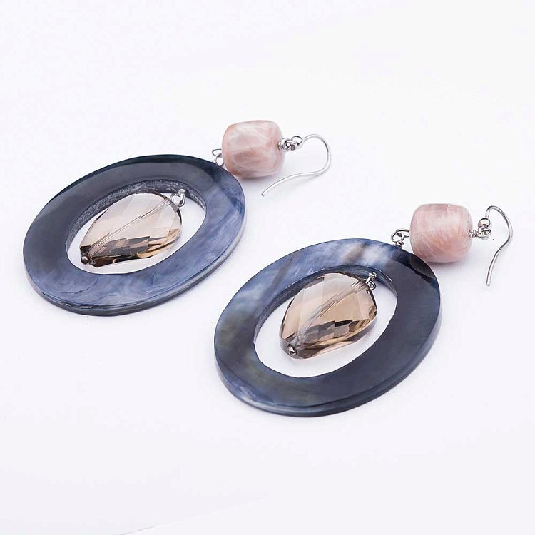 Сережки з польовим шпатом, слоновою кісткою і кварцом димчастим 306с25 - 1 Сережки з польовим шпатом, слоновою кісткою і кварцом димчастим 306с25 від ювелірного магазину Онікс - 1