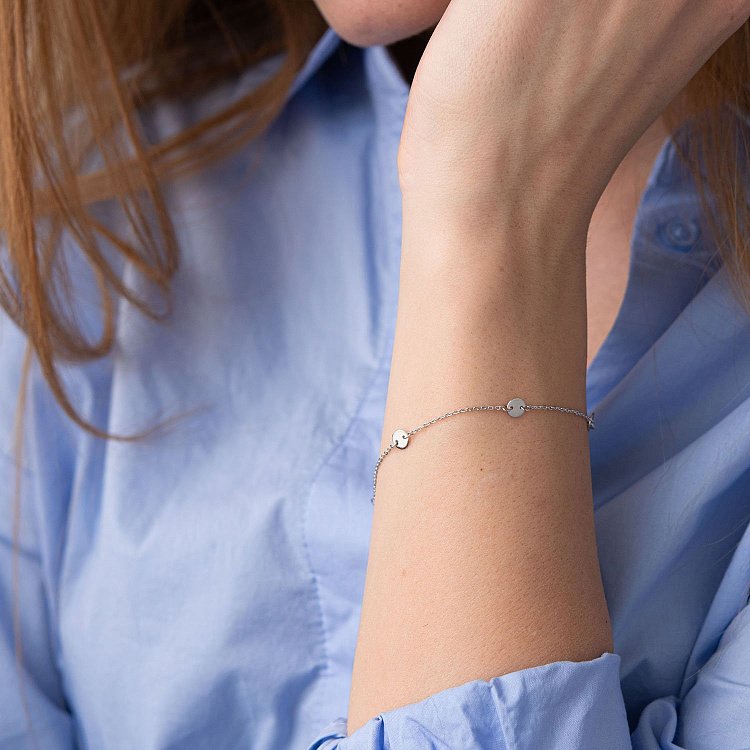 Браслет с монетками в белом золоте 820155B от ювелирного магазина Оникс - 1