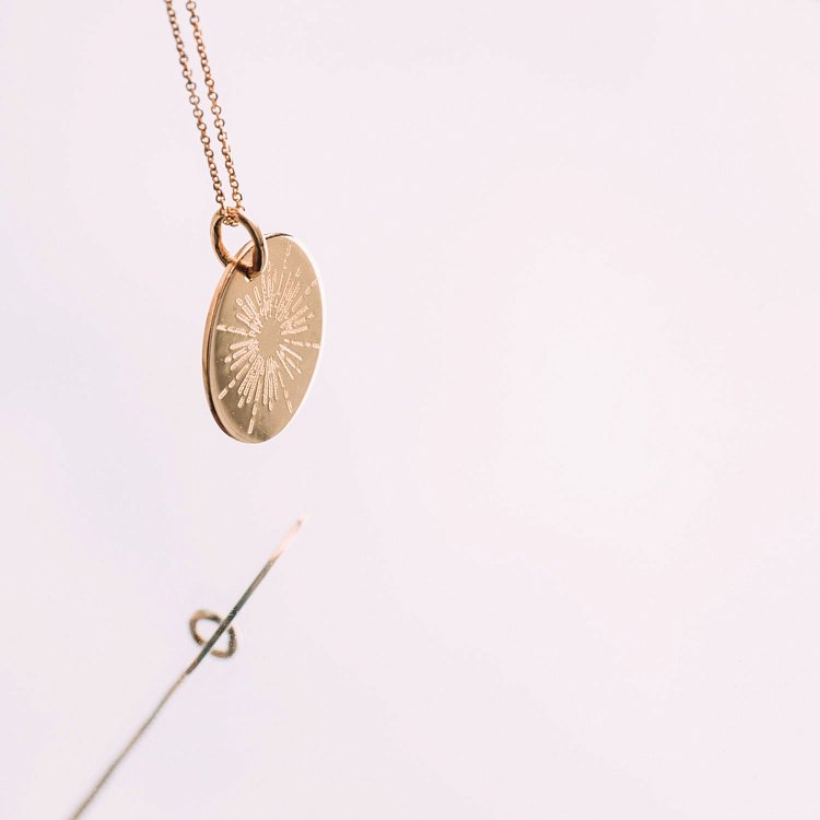 Срібний кулон з гравіюванням "Сонце" (позолота) 132724сол від ювелірного магазину Онікс - 1