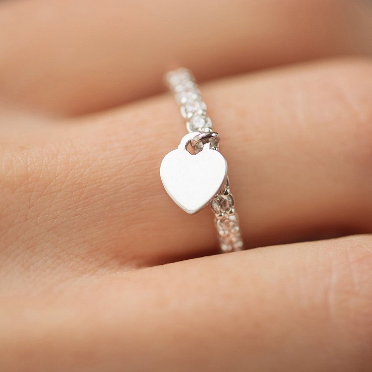 Срібна каблучка "Сердечко" з фіанітами 054780 від ювелірного магазину Онікс - 3