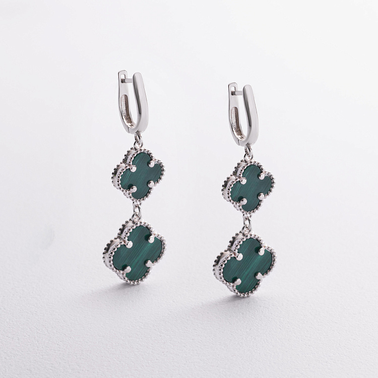 Срібні сережки "Конюшина" (синт. малахіт)  123499 від ювелірного магазину Онікс