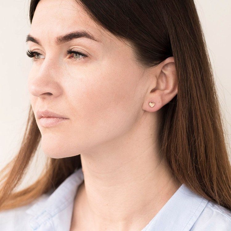 Золоті сережки-пусети "Сердечки" с05346 від ювелірного магазину Онікс - 2