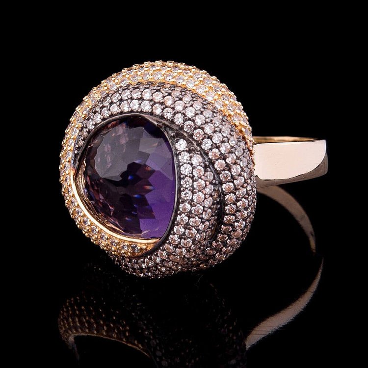 Ексклюзивна золота каблучка (фіаніти) к03896 від ювелірного магазину Онікс - 1