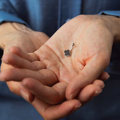 Срібний пірсинг у пупок "Конюшина" (фіаніти) 26014 №2