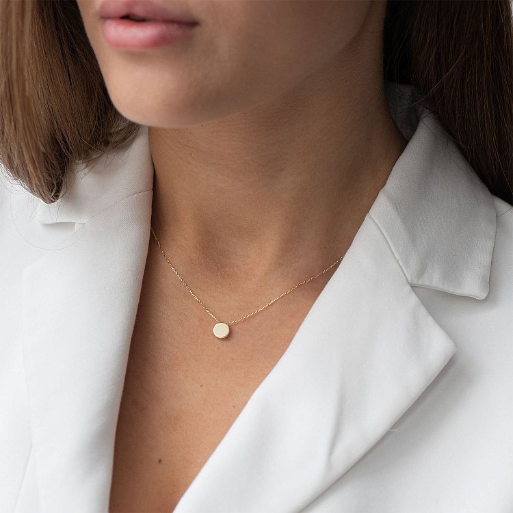 Колье "Маленький круг" в желтом золоте (0.7 см) кол01756 от ювелирного магазина Оникс - 1