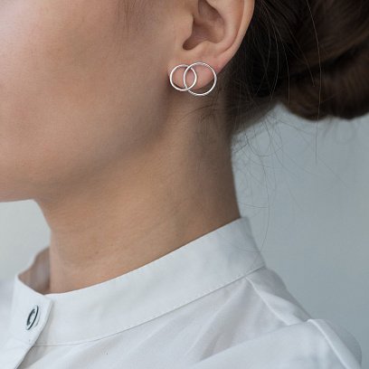 Срібні сережки - пусети "Перетин кілець" 122584 №4