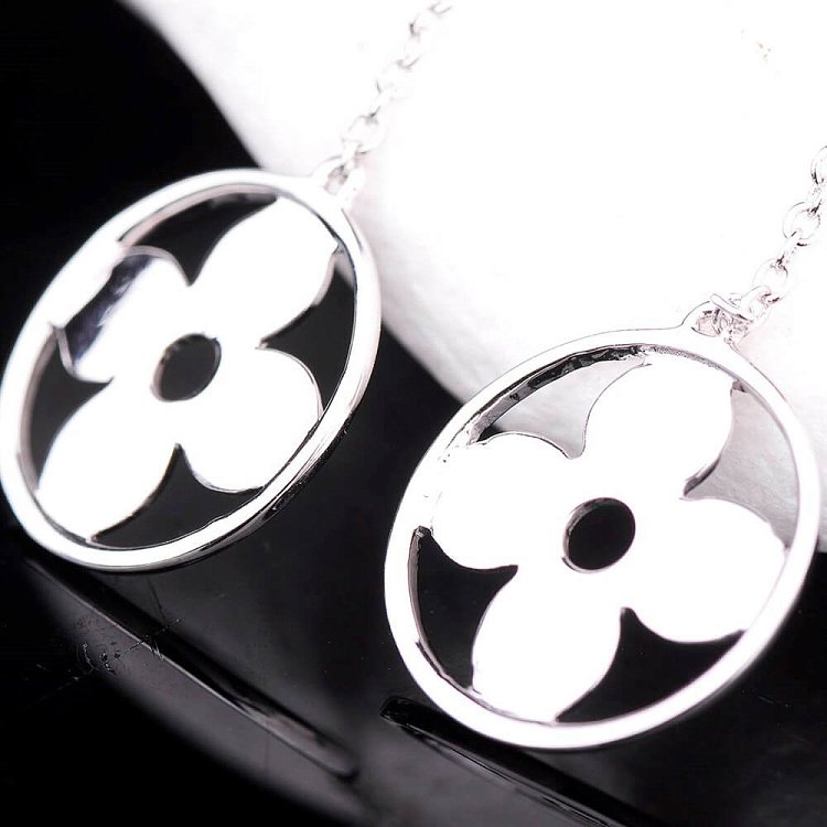 Серебряные сережки 121518 от ювелирного магазина Оникс - 1