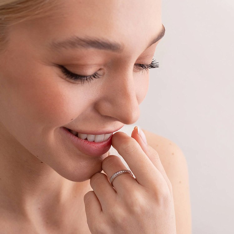 Кольцо в белом золоте с бриллиантами 214861121 от ювелирного магазина Оникс - 5