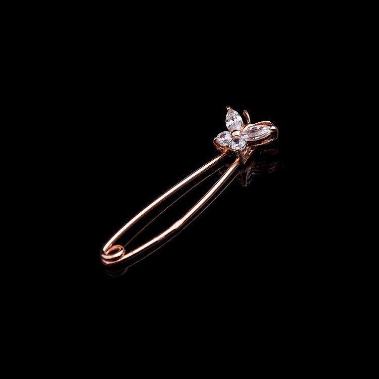 Золотая булавка "Бабочка" с фианитами зак00162 от ювелирного магазина Оникс - 2