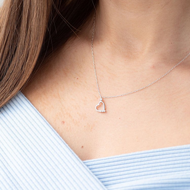 Серебряное колье "Сердечко" 181022 от ювелирного магазина Оникс - 1