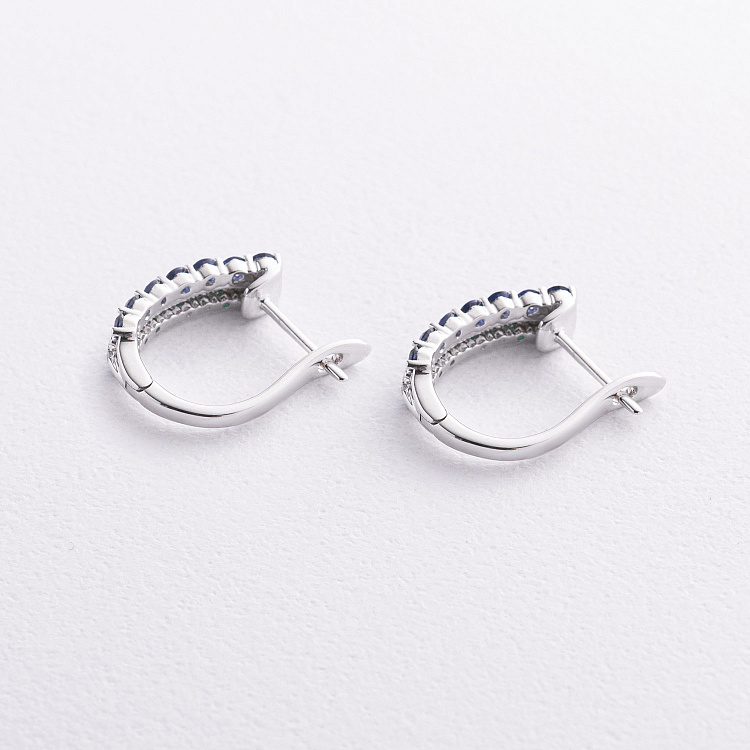 Серьги в белом золоте (бриллианты, изумруды, сапфиры) сб0721lg от ювелирного магазина Оникс - 1