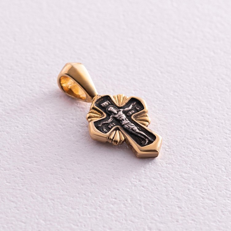 Срібний хрестик (позолота, чорніння) 132757 від ювелірного магазину Онікс