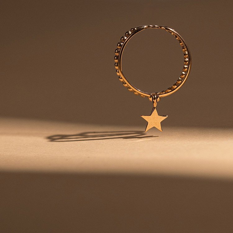 Золота каблучка "Зірочка" к05534 від ювелірного магазину Онікс - 6
