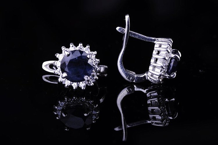 Жіночі сережки з синім сапфіром (фіаніти) 121364 від ювелірного магазину Онікс - 2