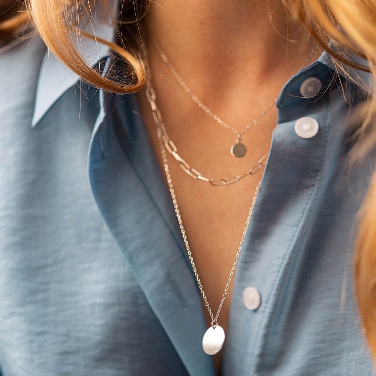 Потрійне срібне кольє "Монетки" 181244 від ювелірного магазину Онікс - 4