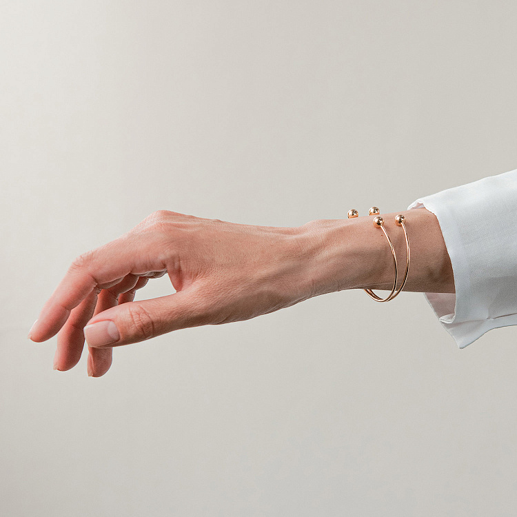 Жорсткий браслет "Кульки" (жовте золото) б05593 від ювелірного магазину Онікс - 3