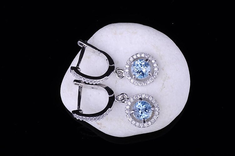 Женские серьги с голубым топазом (фианиты) 121330 от ювелирного магазина Оникс - 1
