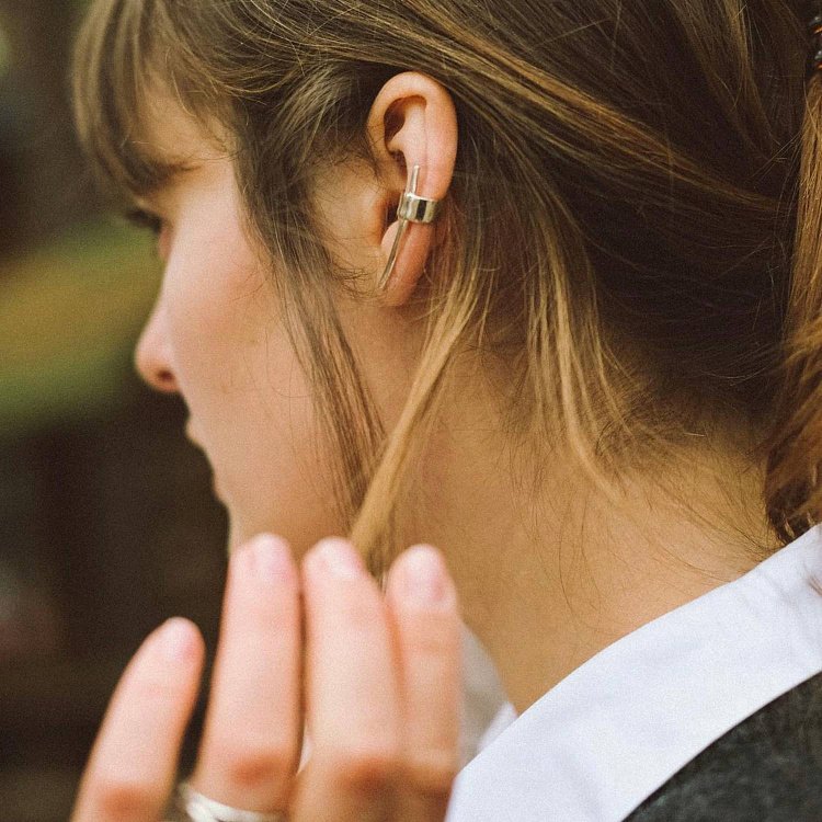 Срібна каффа "Дотик" (на ліве вушко) 122913л від ювелірного магазину Онікс - 13