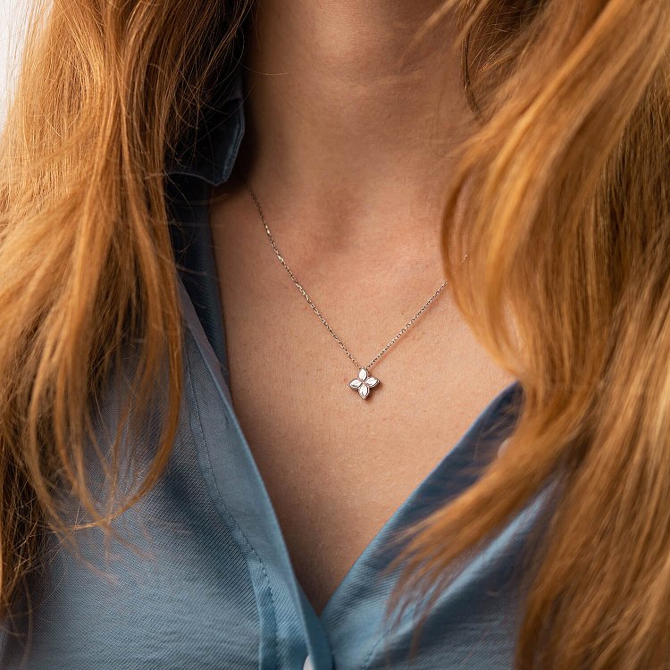 Колье "Клевер" в белом золоте кол02438 от ювелирного магазина Оникс - 4