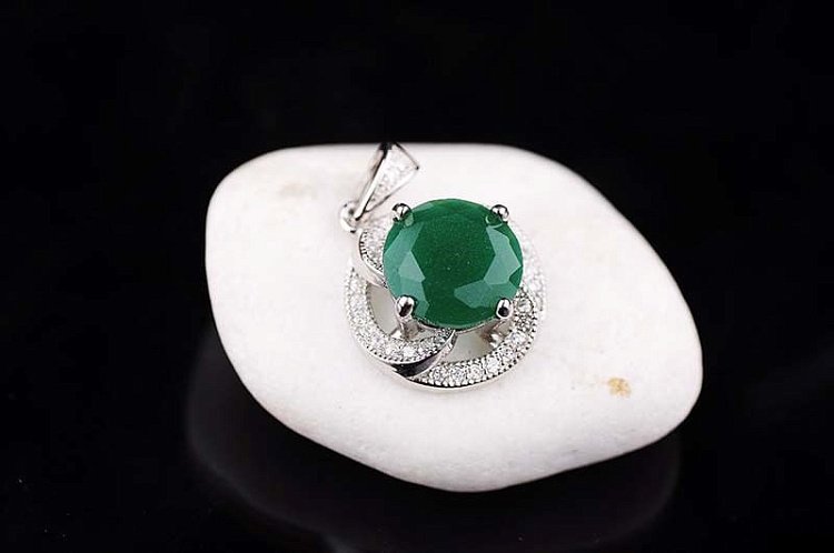 Подвеска (синтетическая шпинель, фианиты) п012 от ювелирного магазина Оникс