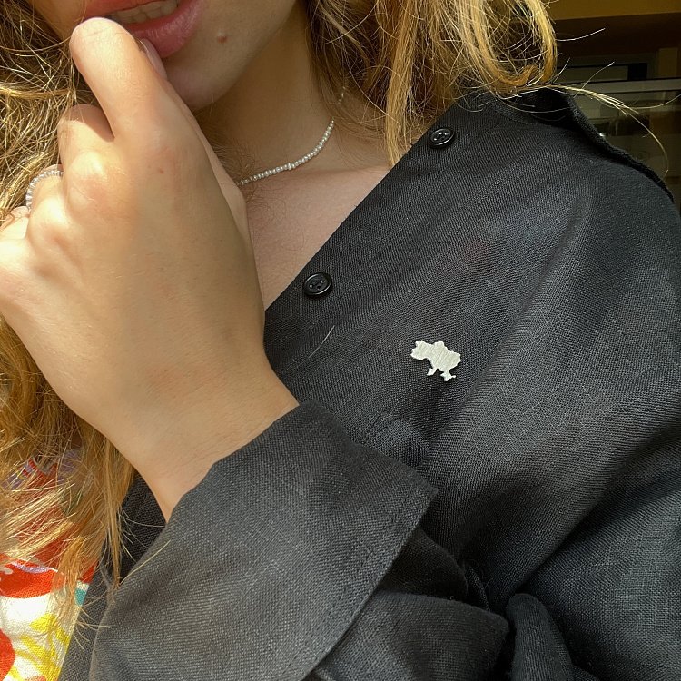 Срібна шпилька "Україна" (матова) 20053 від ювелірного магазину Онікс - 4