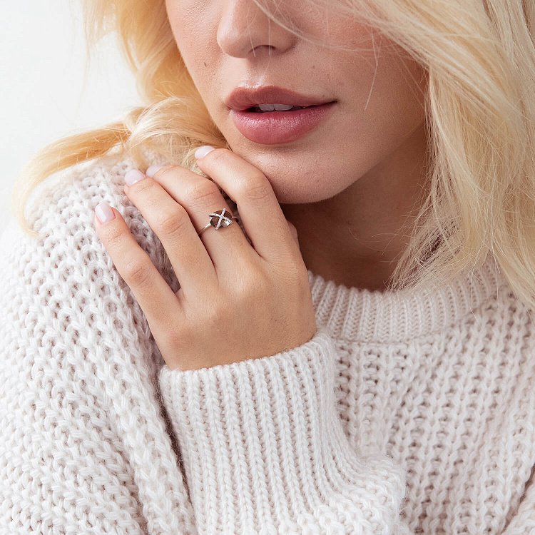 Золотое кольцо с дымчатым топазом и бриллиантами C01085R - 1 Золотое кольцо с дымчатым топазом и бриллиантами C01085R от ювелирного магазина Оникс - 1