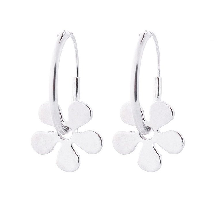 Серебряные серьги-кольца с цветочками 122440 от ювелирного магазина Оникс