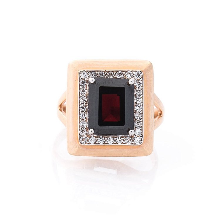 Ексклюзивна золота каблучка (альмандин, фіаніти) к03370 від ювелірного магазину Онікс - 2