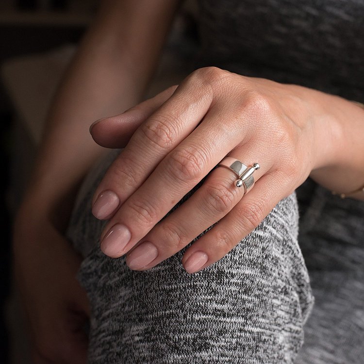 Серебряное кольцо "Новый стиль" 112216 от ювелирного магазина Оникс - 7