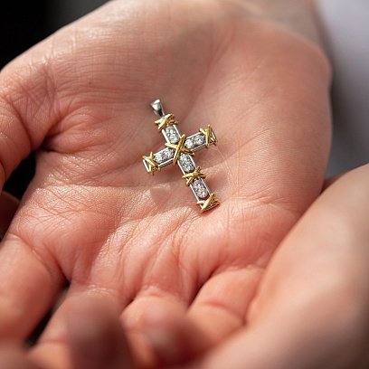 Серебряный крестик с фианитами (позолота) 897 №2